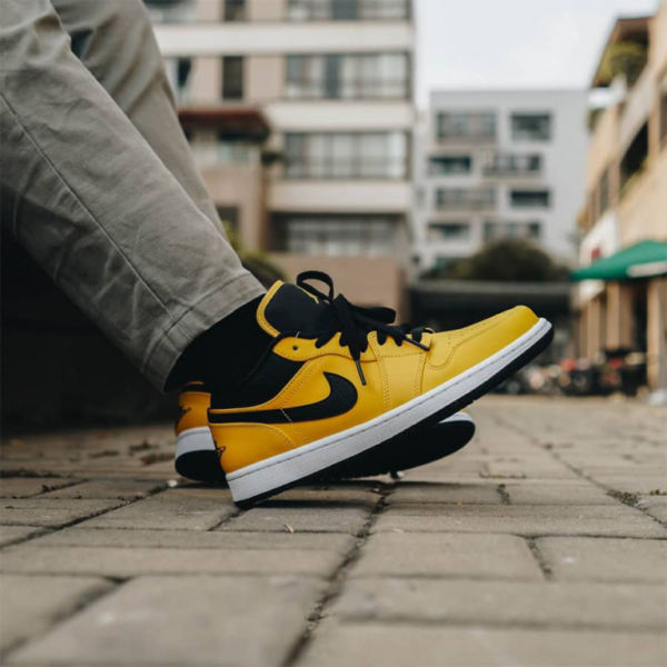 Giày Nike Air Jordan 1 Low GS 'University Gold Black' 553560-700 - Hình ảnh 4