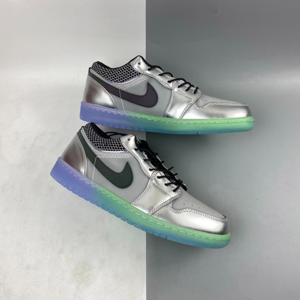 Giày Nike Wmns Air Jordan 1 Low SE 'Metallic Silver Gradient' DJ5199-109 - Hình ảnh 3