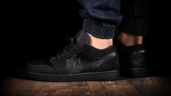 Giày Nike Air Jordan 1 Retro Low 'Triple Black' 553558-025 - Hình ảnh 5