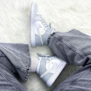 Alternative view of Giày Nike Air Jordan 1 Mid 'Grey Camo' DC9035-100