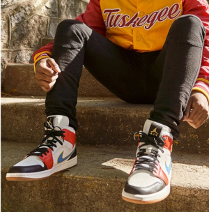 Alternative view of Giày Nike Air Jordan 1 Mid 'Let Her Man' DC1426-100