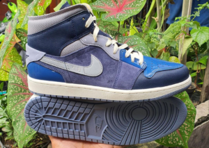 Giay Nike Air Jordan 1 Mid SE Craft 'Inside Out Obsidian' DR8868-400