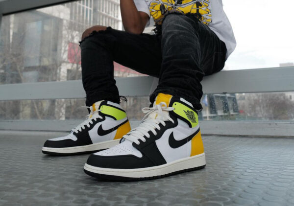 Giày Nike Air Jordan 1 Retro High OG 'Volt Gold' 555088-118 - Hình ảnh 2