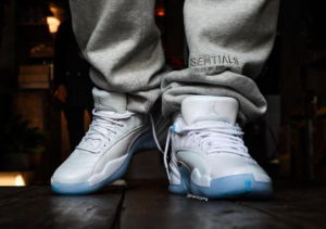 Alternative view of Giày Nike Air Jordan 12 Retro Low 'Easter' DB0733-190