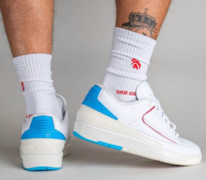 Giay Nike Wmns Air Jordan 2 Retro Low 'UNC to Chicago' DX4401-164