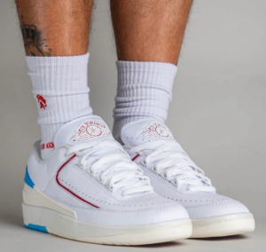 Giay Nike Wmns Air Jordan 2 Retro Low 'UNC to Chicago' DX4401-164