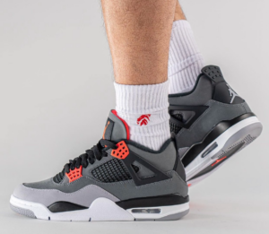 Giay Nike Air Jordan 4 Retro GS 'Infrared' 408452-061