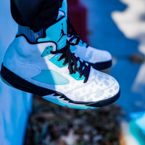 Alternative view of Giày Nike Air Jordan 5 Retro 'Island Green' CN2932-100