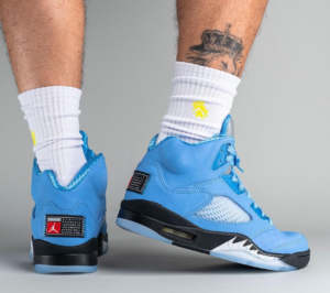 Giay Nike Air Jordan 5 Retro 'University Blue' DV1310-401