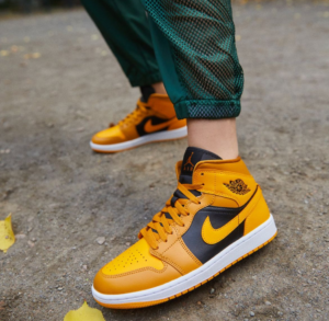 Giay Nike Air Jordan 1 Mid 'Chutney Taxi' BQ6472-700