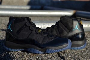 Alternative view of Giày Nike Air Jordan 11 Retro GS 'Gamma' 378038-006
