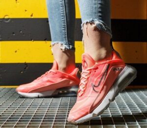 Alternative view of Giày Nike Wmns Air Max 2090 'Bleached Coral' CT7698-600