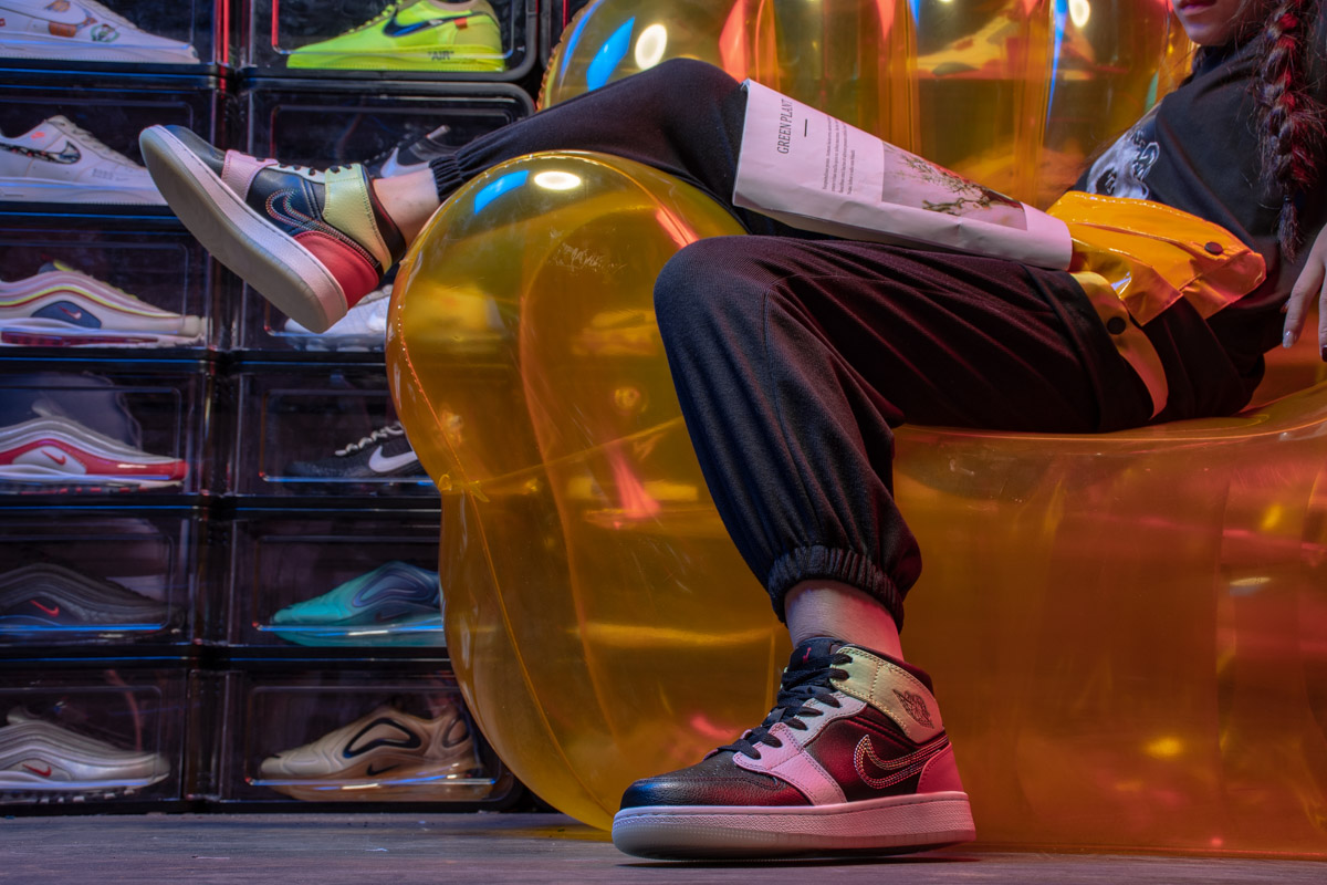 Giày Nike Air Jordan 1 Mid SE 'Glow In The Dark' AV5174-076 - Ảnh 5