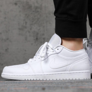 Alternative view of Giày Nike Air Jordan 1 Retro Low 'Pure Platinum' 553558-170
