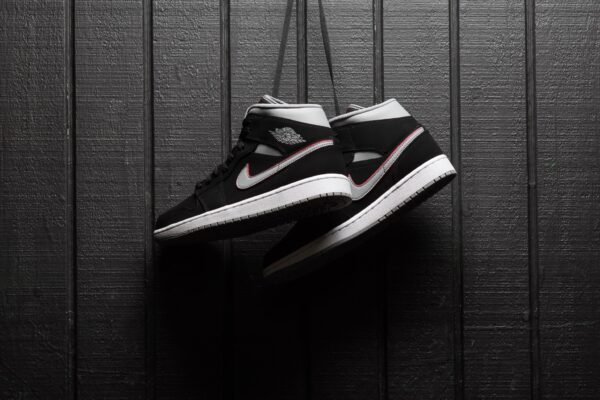 Giày Nike Air Jordan 1 Mid 'Particle Grey' 554724-060 - Hình ảnh 2