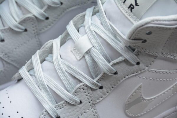 Giày Nike Air Jordan 1 Mid SE GS 'Swoosh Logo Grey Camo' DD3235-100 - Hình ảnh 12
