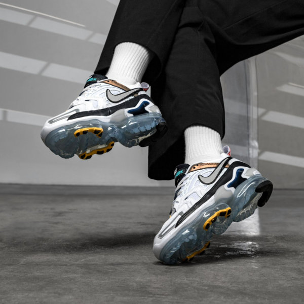 Giày Nike Wmns Air VaporMax EVO 'Evolution of Icon' DC9113-100 - Hình ảnh 2