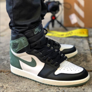 Alternative view of Giày Nike Air Jordan 1 Retro High OG 'Clay Green' 555088-135