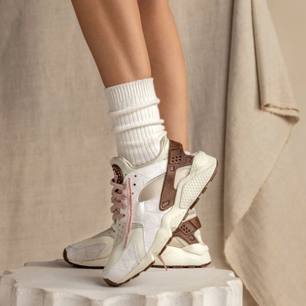 Giày Nike Wmns Air Huarache Rattan DM9463-100 - Hình ảnh 2