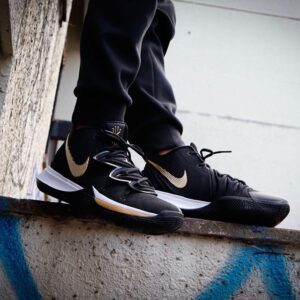 Alternative view of Giày Nike Kyrie 5 'Black Metallic Gold' AO2919-007