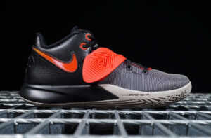 Alternative view of Giày Nike Zoom Kyrie Flytrap 3 'Black Chile Red' BQ3060-011