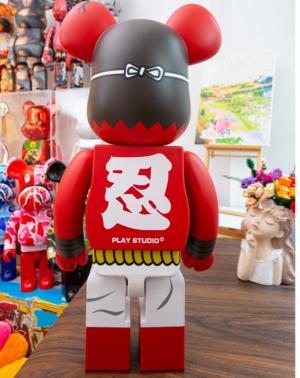Alternative view of Mô Hình Bearbrick Red Oni