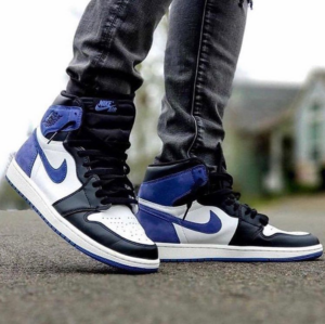 Alternative view of Giày Nike Air Jordan 1 Retro High OG 'Blue Moon' 555088-115