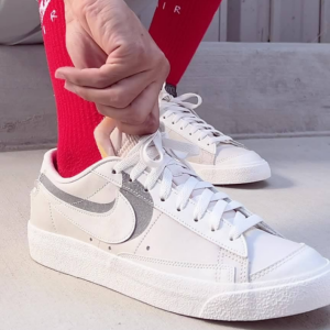 Giay Nike Blazer Low 77 Premium 'Halloween' DQ7671-001