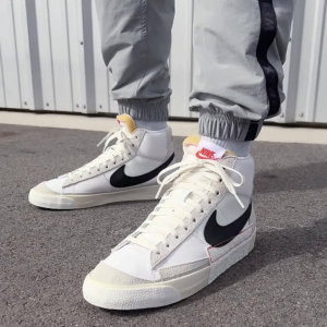 Giay Nike Blazer '77 Pro Club 'Light Bone Black' DQ7673-100