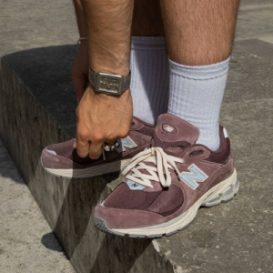 Alternative view of Giày New Balance 2002R 'Black Fig' M2002RHD