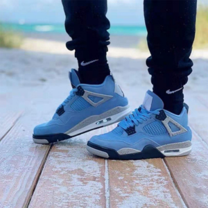 Alternative view of Giày Nike Air Jordan 4 Retro GS 'University Blue' 408452-400