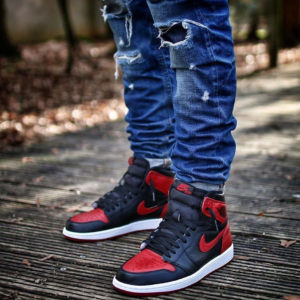 Alternative view of Giày Nike Air Jordan 1 Retro Bred 'Banned' (2016) 555088-001