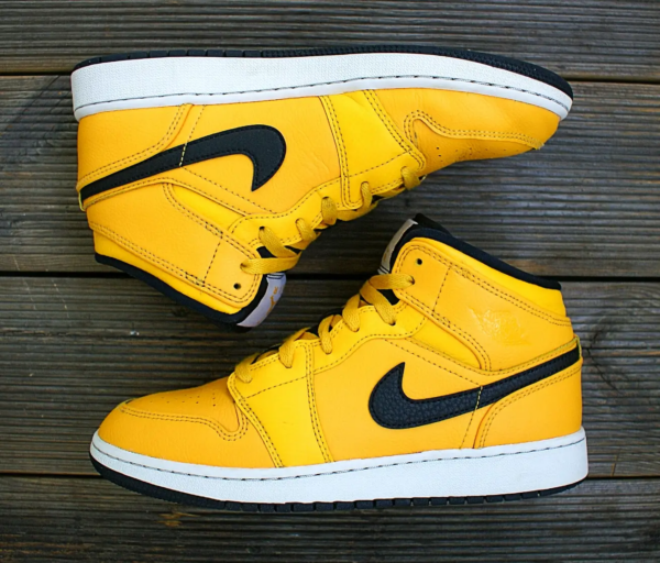 Giày Nike Air Jordan 1 Mid GS 'University Gold' 554725-700 - Hình ảnh 7