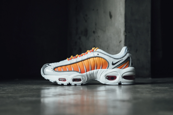 Giày Nike Wmns Air Max Tailwind 4 NRG 'White University Gold' CK4122-100 - Ảnh 5