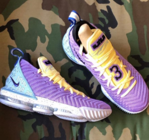 Alternative view of Giày Nike LeBron 16 'Lakers Heritage' CK4765-500