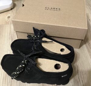 Giay Clarks Wallabee Gore-Tex 'Black Suede' 261-49449