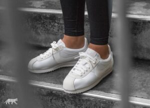 Alternative view of Giày Nike Cortez Classic Nylon 'Light Bone' 749864-103
