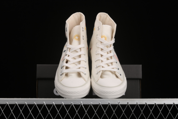 Giày Converse Wmns Chuck Taylor All Star High 'It's Okay To Wander' 571079C - Hình ảnh 6
