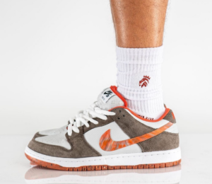 Alternative view of Giày Nike SB Dunk Low 'Crushed DC' DH7782-001