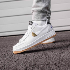 Alternative view of Giày Nike NBA x Air Force 1 '07 LV8 'White Pure Platinum' CT2298-100
