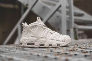 NIKE AIR MORE UPTEMPO ライトボーン　921948-001 国内7月15日発売予定】 ナイキ エア モア アップテンポ ライト