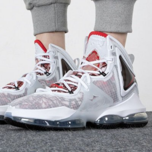 Alternative view of Giày Nike LeBron 19 'White Black Red Enfant' GS DD0418-101