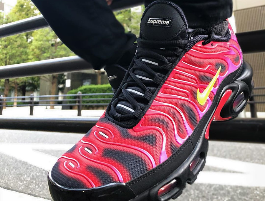 Nike Supreme x Air Max Plus TN 'University Red DA1472-600