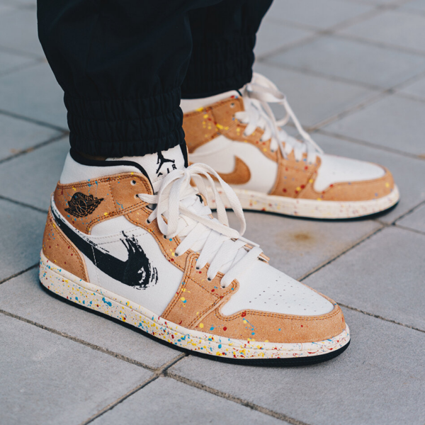 Giày Nike Air Jordan 1 Mid SE 'Brushstroke Paint Splatter' DA8005-100 - Hình ảnh 5