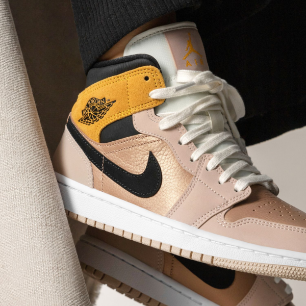 Giày Nike Air Jordan 1 Mid SE 'Particle Beige' DD2224-200 - Hình ảnh 3
