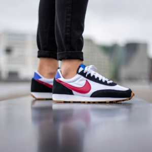 Alternative view of Giày Nike Wmns Daybreak 'White Novel Red' CK2351-003