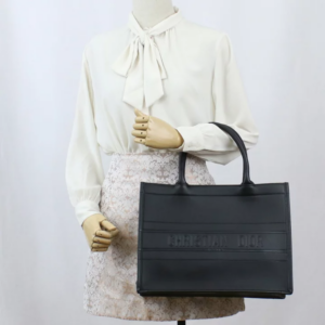 Tui Dior Medium Book Tote 'Black Calfskin' M1296ZGSB-M900