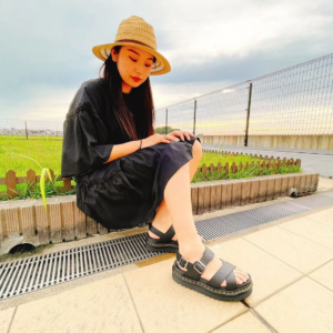 Dep Dr.Martens Voss II Wmns Leather Strap 'Black' 26799001