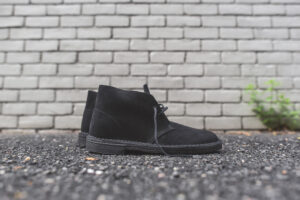 Giay Clarks Desert Boot 'Black Suede' 261-55480