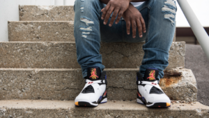 Giay Nike Air Jordan 8 'ThreePeat' 305381-142